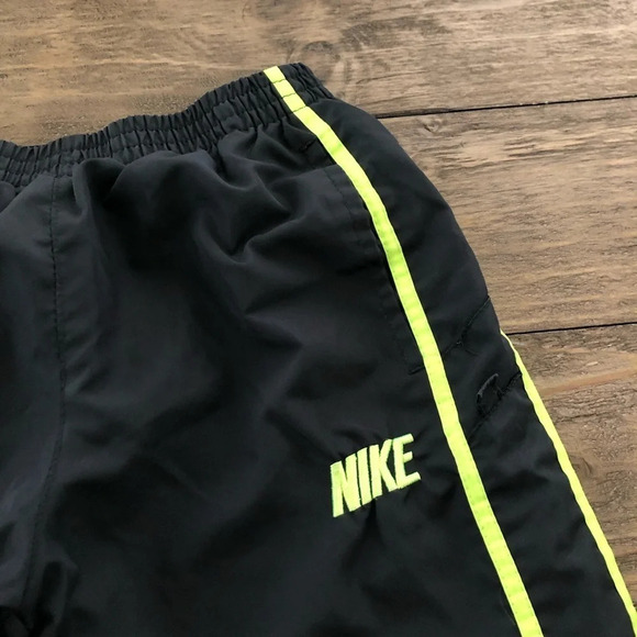 Nike Boys Size 5 Black Lined Straight Leg Track Pants Athletic Neon Striped Play - Picture 2 of 5
